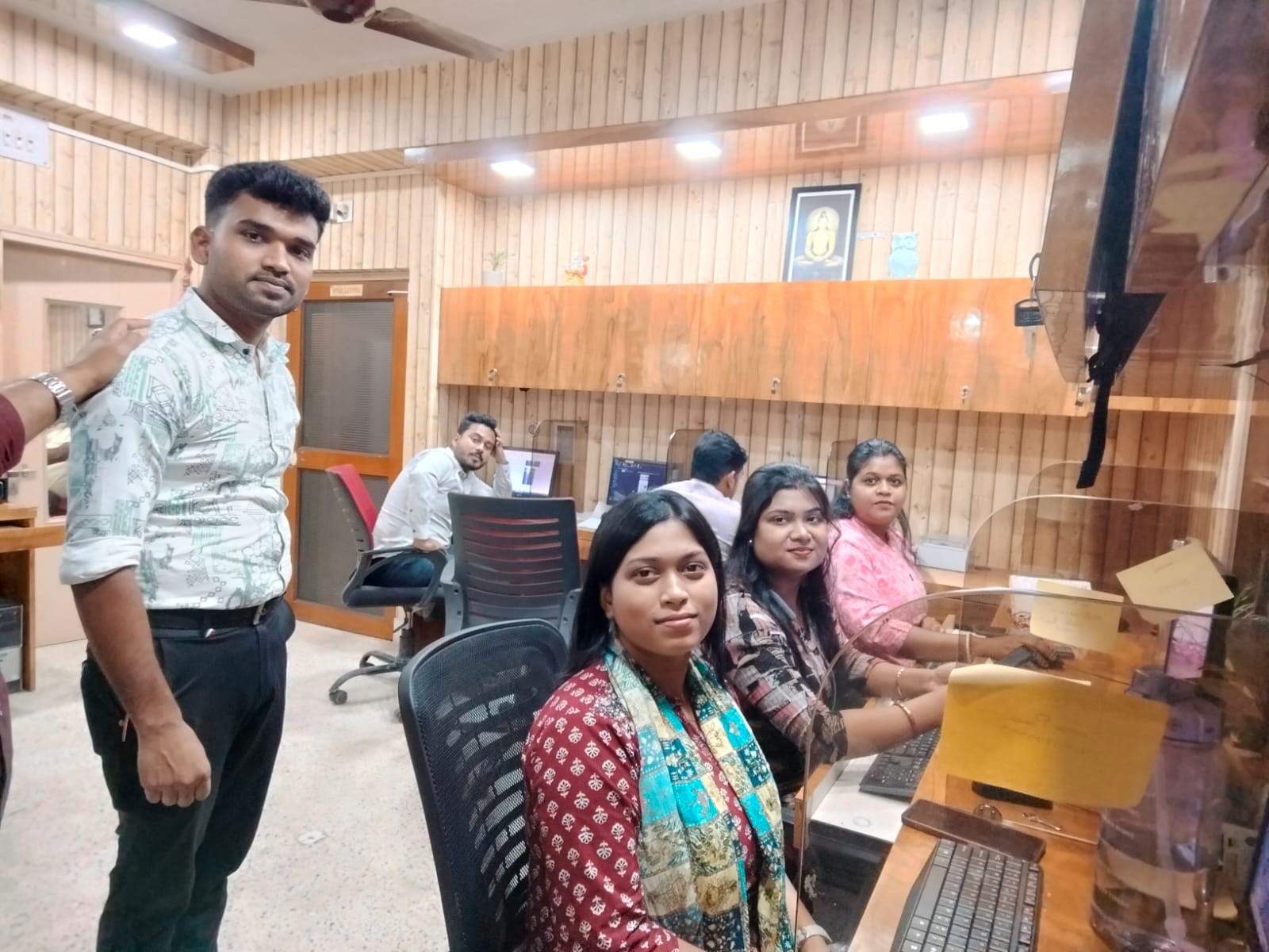 Client Servicing Desk